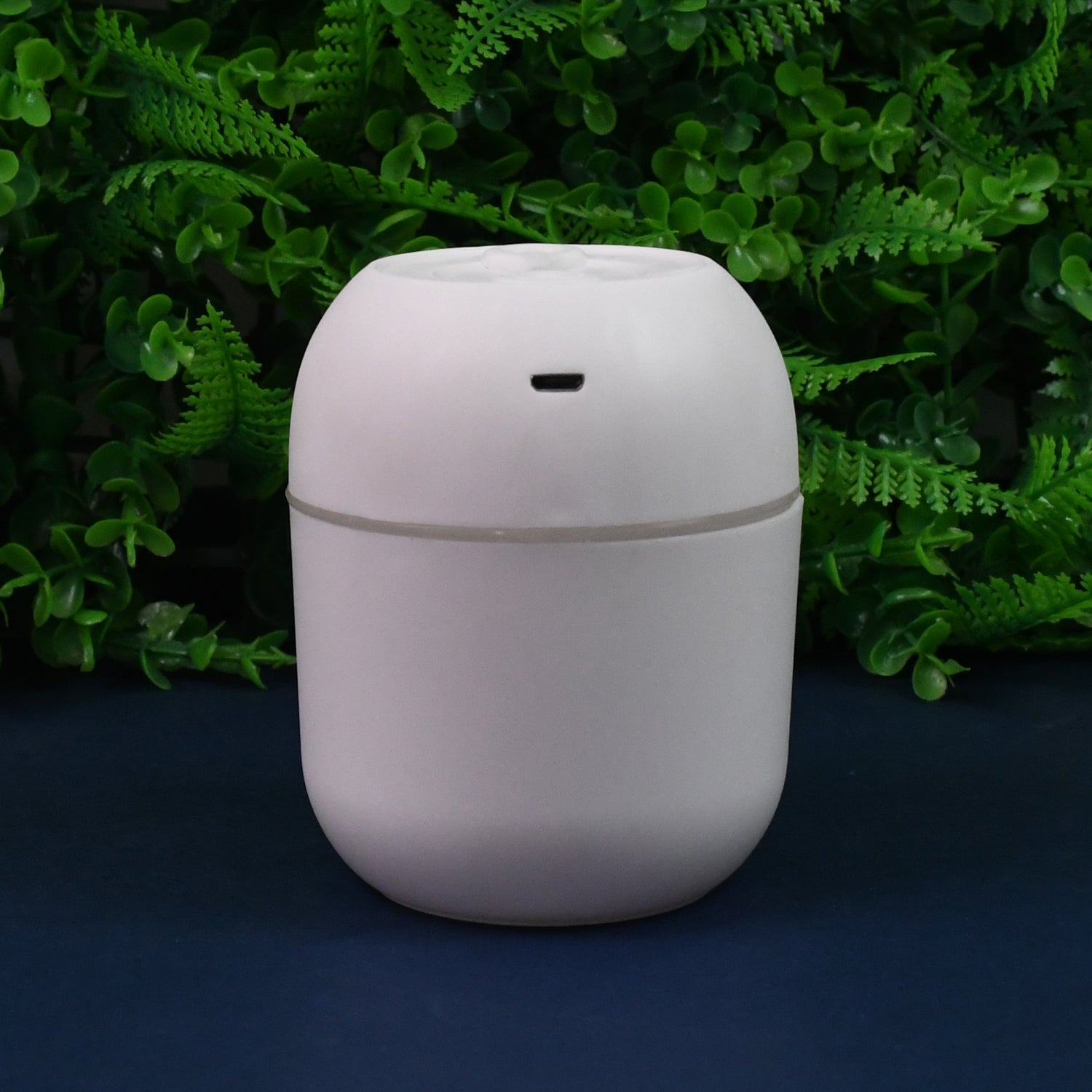 Humidifier, Household Plastic Aromatherapy Machine (220 ML / 1 Pc) Humidifier, Household Plastic Aromatherapy Machine (220 ML / 1 Pc)